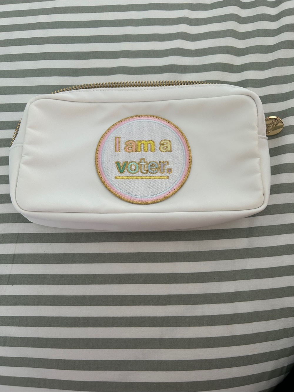 Stoney Clover Lane 'I Am a Voter' Small Pouch in Blanc